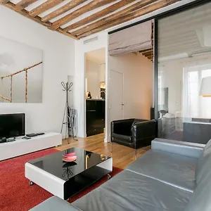 Appartamento Le Marais Place Sainte Catherine With Ac, Parigi