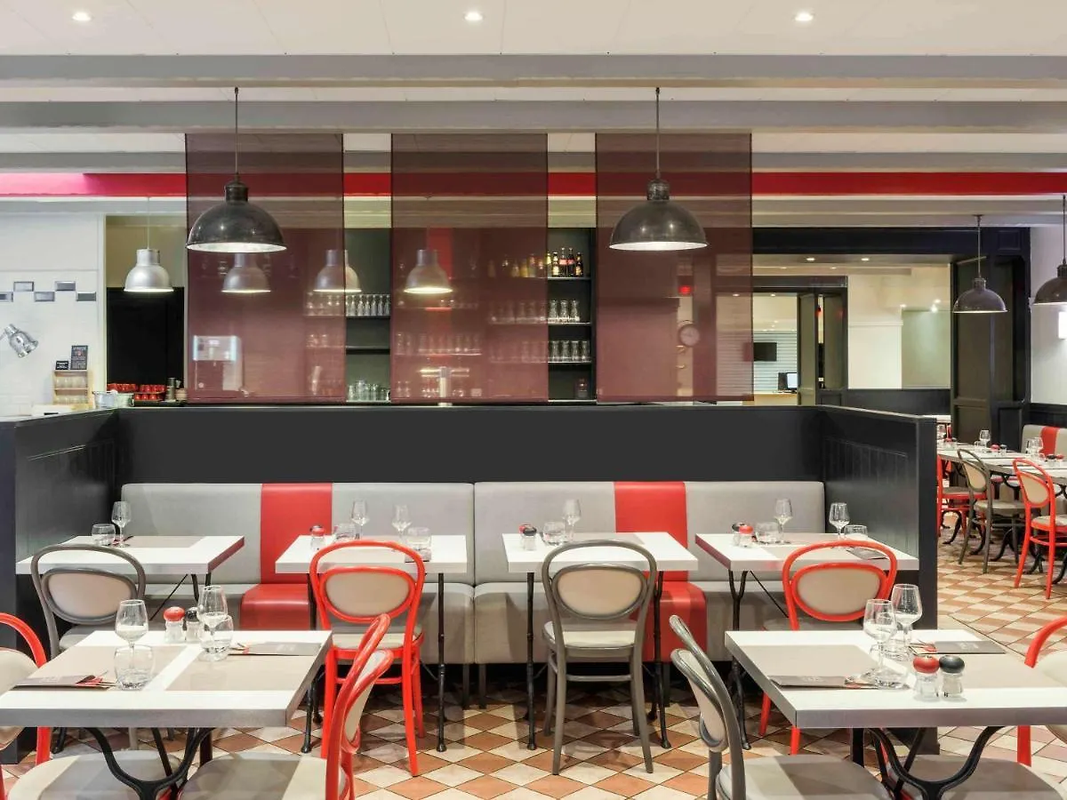 Hotel ibis Paris la Défense Esplanade Courbevoie Francia