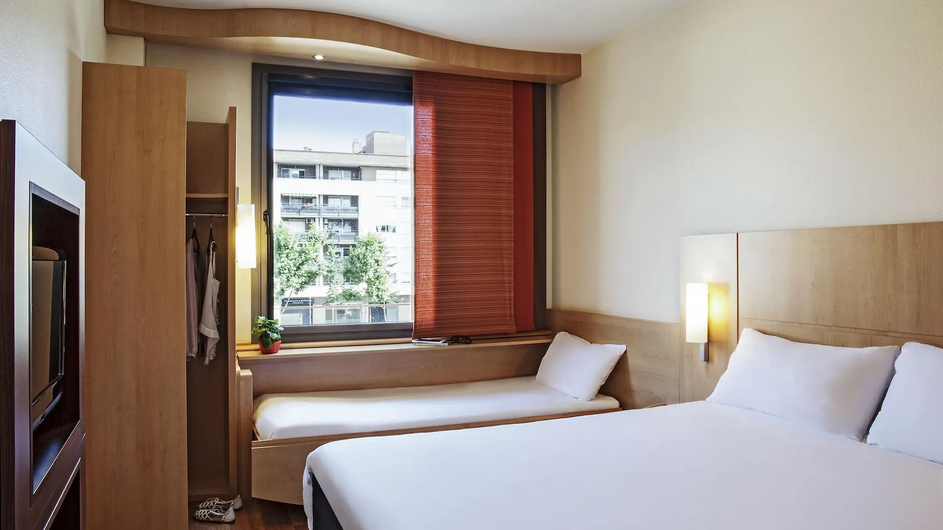 Ibis Paris La Defense Esplanade Hotel Courbevoie 3*,