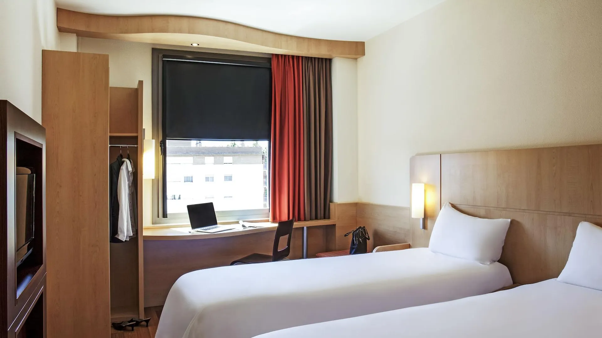 Ibis Paris La Defense Esplanade Hotel Courbevoie