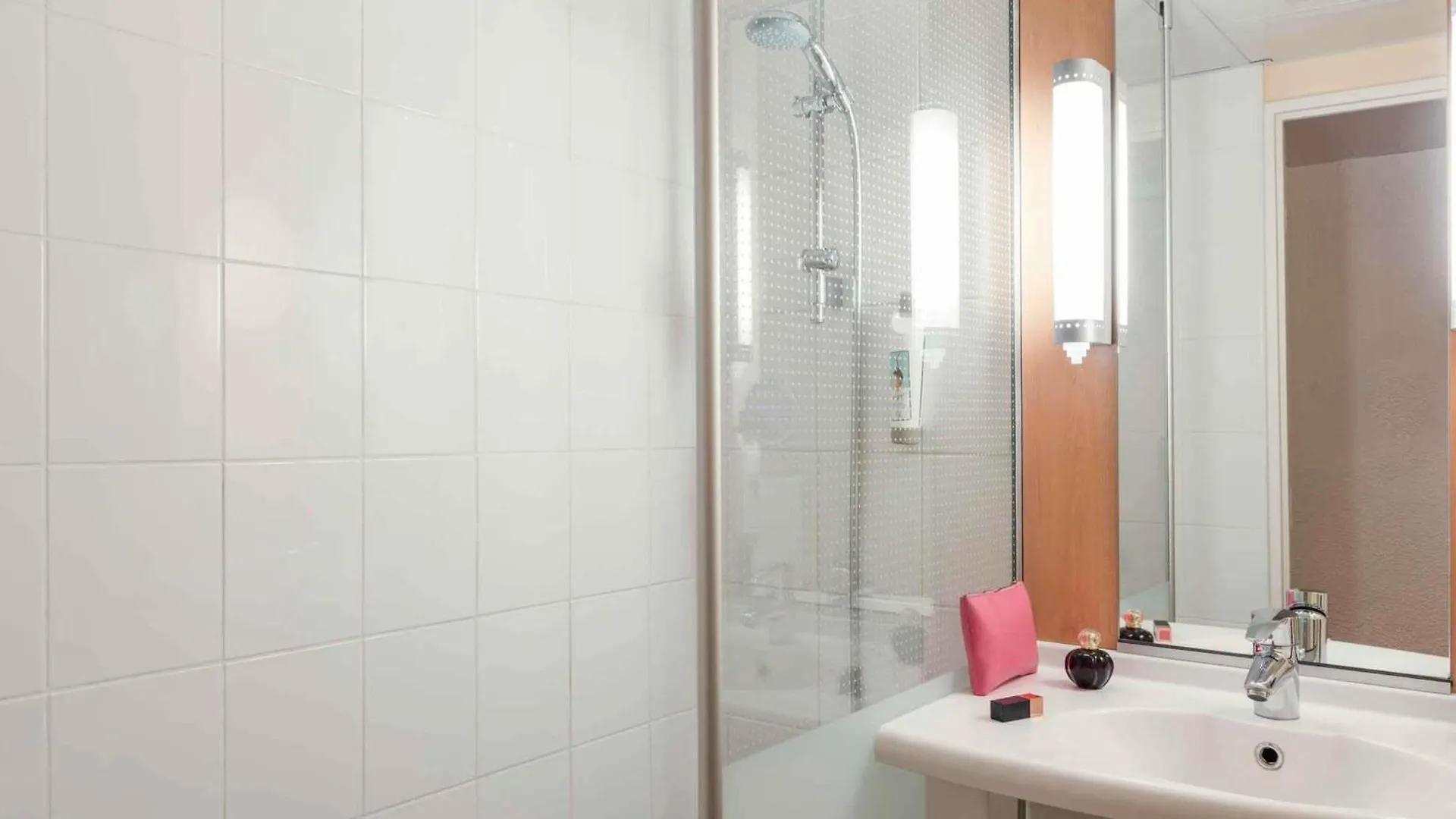 ***  Ibis Paris La Defense Esplanade Hotel Courbevoie France