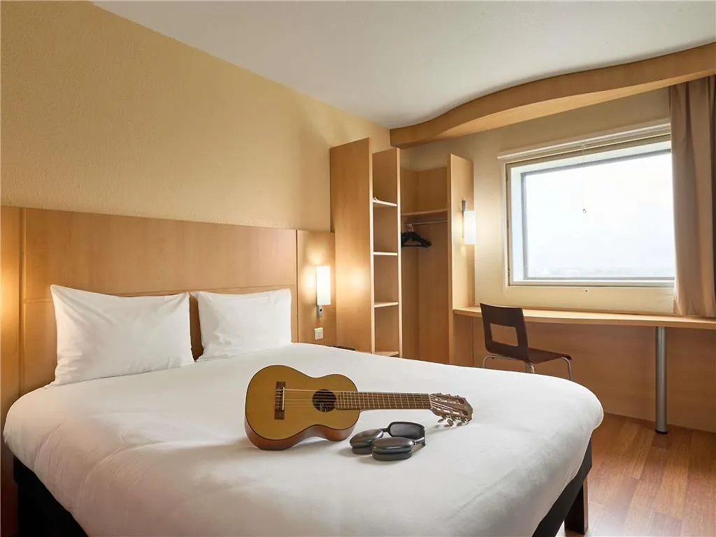 Ibis Paris La Defense Esplanade Hotel Courbevoie France
