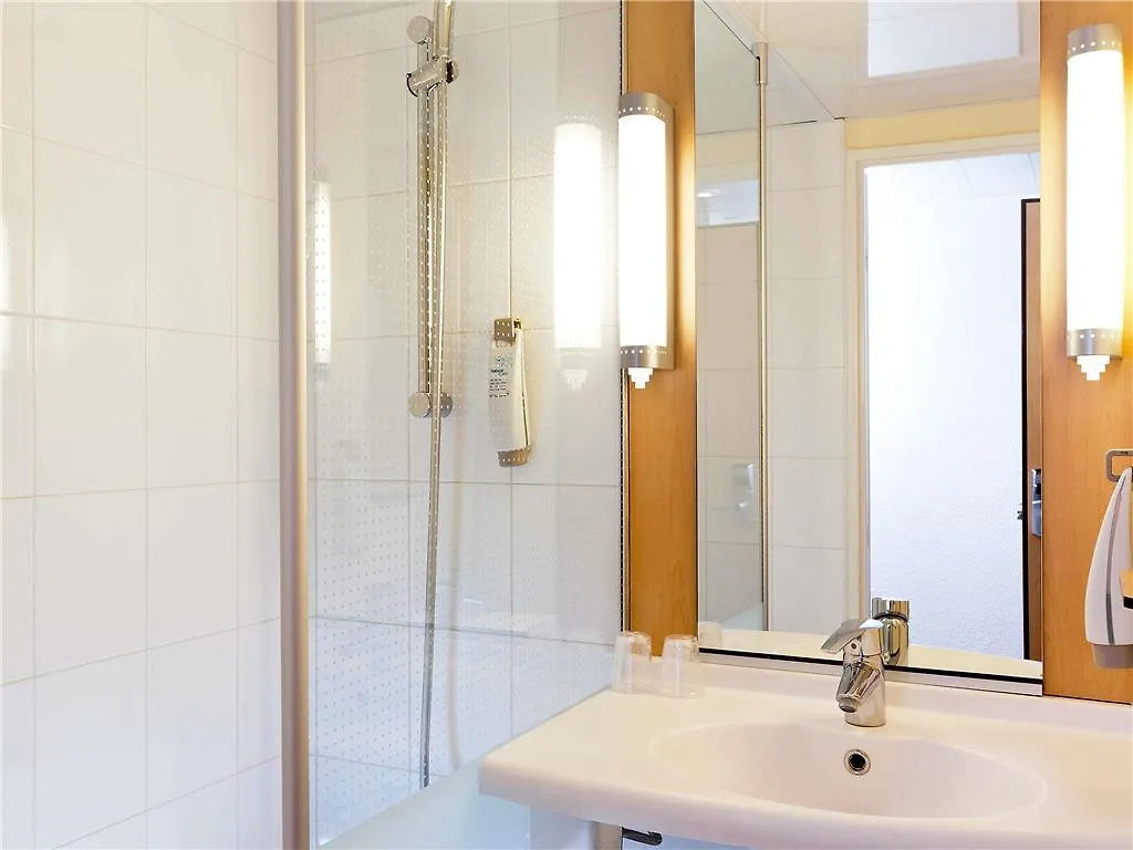 ***  Ibis Paris La Defense Esplanade Hotel Courbevoie France