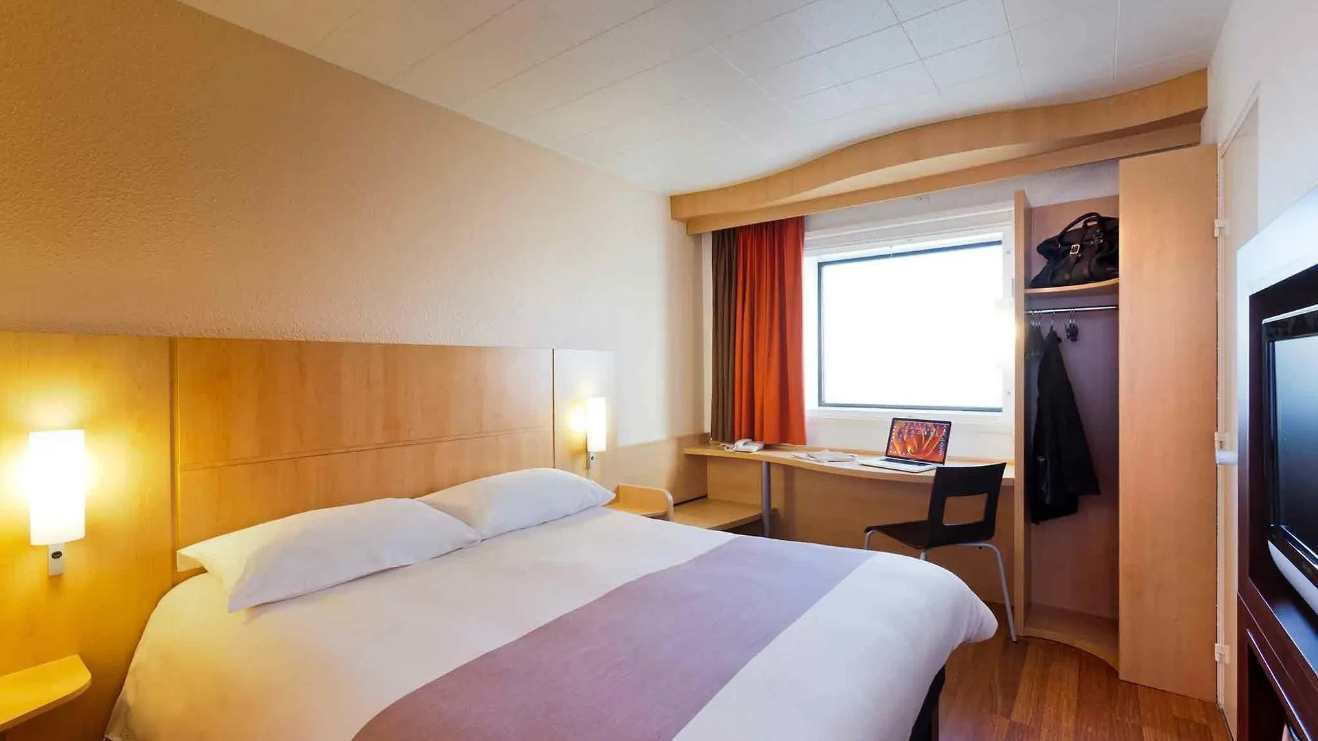 Ibis Paris La Defense Esplanade Hotel Courbevoie