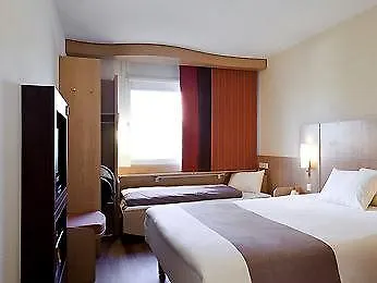 Hotel ibis Paris la Défense Esplanade Courbevoie