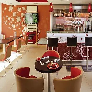 ***  Ibis Paris La Defense Esplanade Hotel Courbevoie France