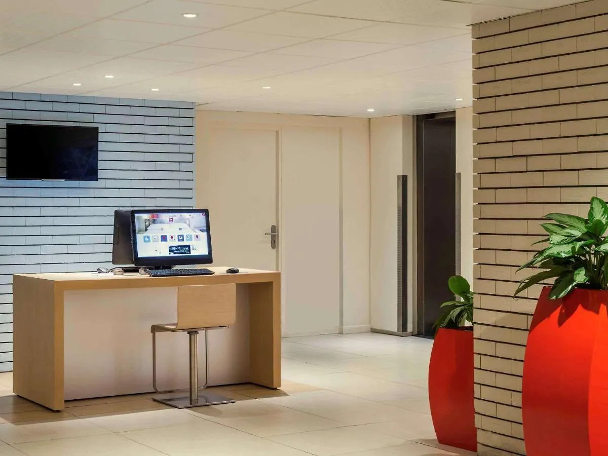 Hotel ibis Paris la Défense Esplanade Courbevoie