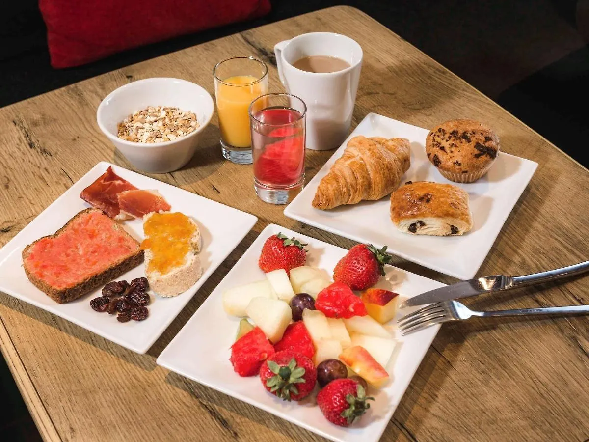 Hotel ibis Paris la Défense Esplanade Courbevoie